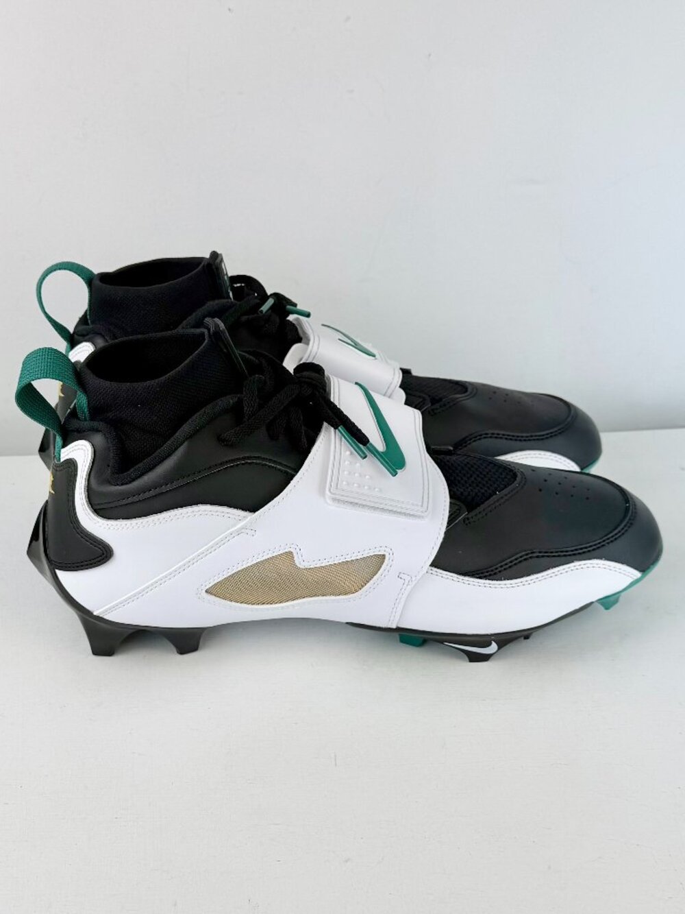 Men's 9.5 - Nike Vapor Edge Diamond Turf DT 93 TD Football Cleat HF5298-102
